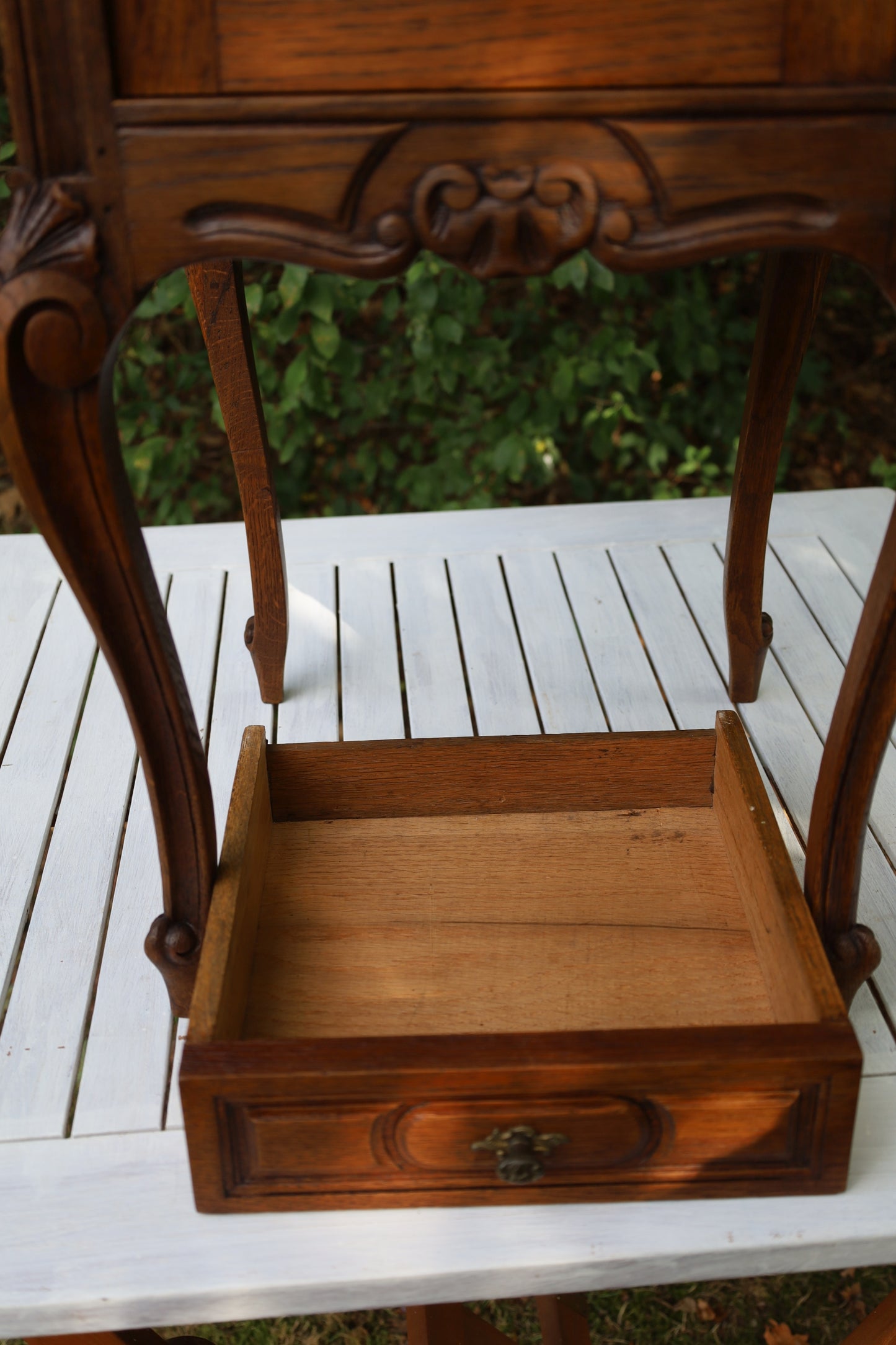 Comodino/mobiletto antico in stile Luigi XV, circa 1870 - 1890, in legno marrone