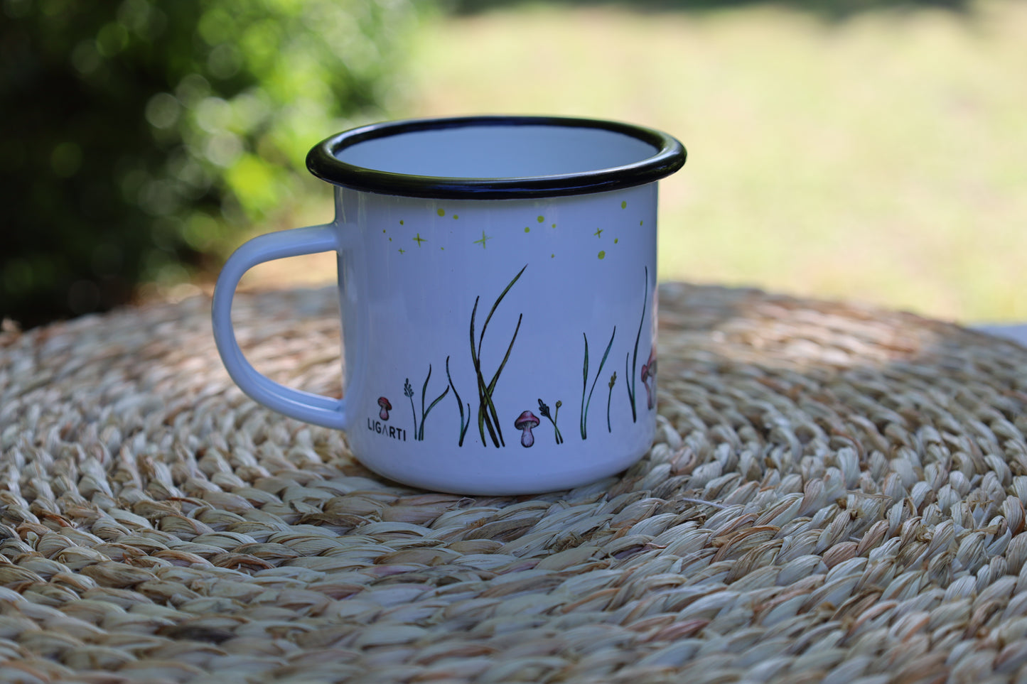 Tazza/boccale smaltato per attività all'aperto
