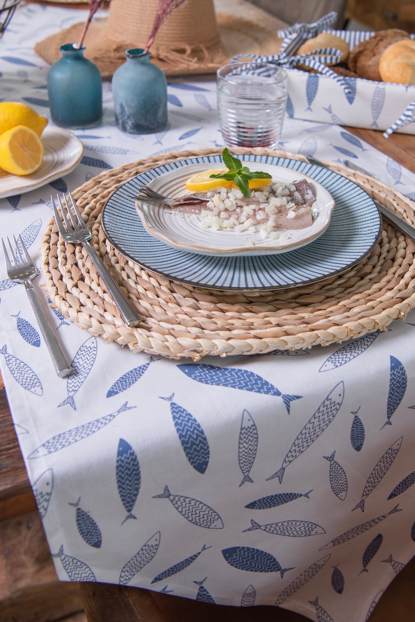 Tovaglietta rotonda in paglia in stile boho marittimo
