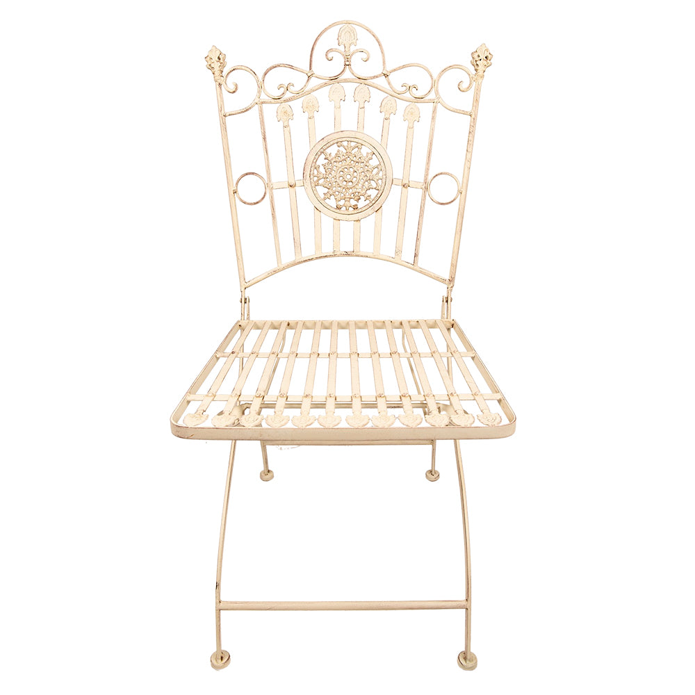 Sedia da giardino bianca in stile vintage in ferro