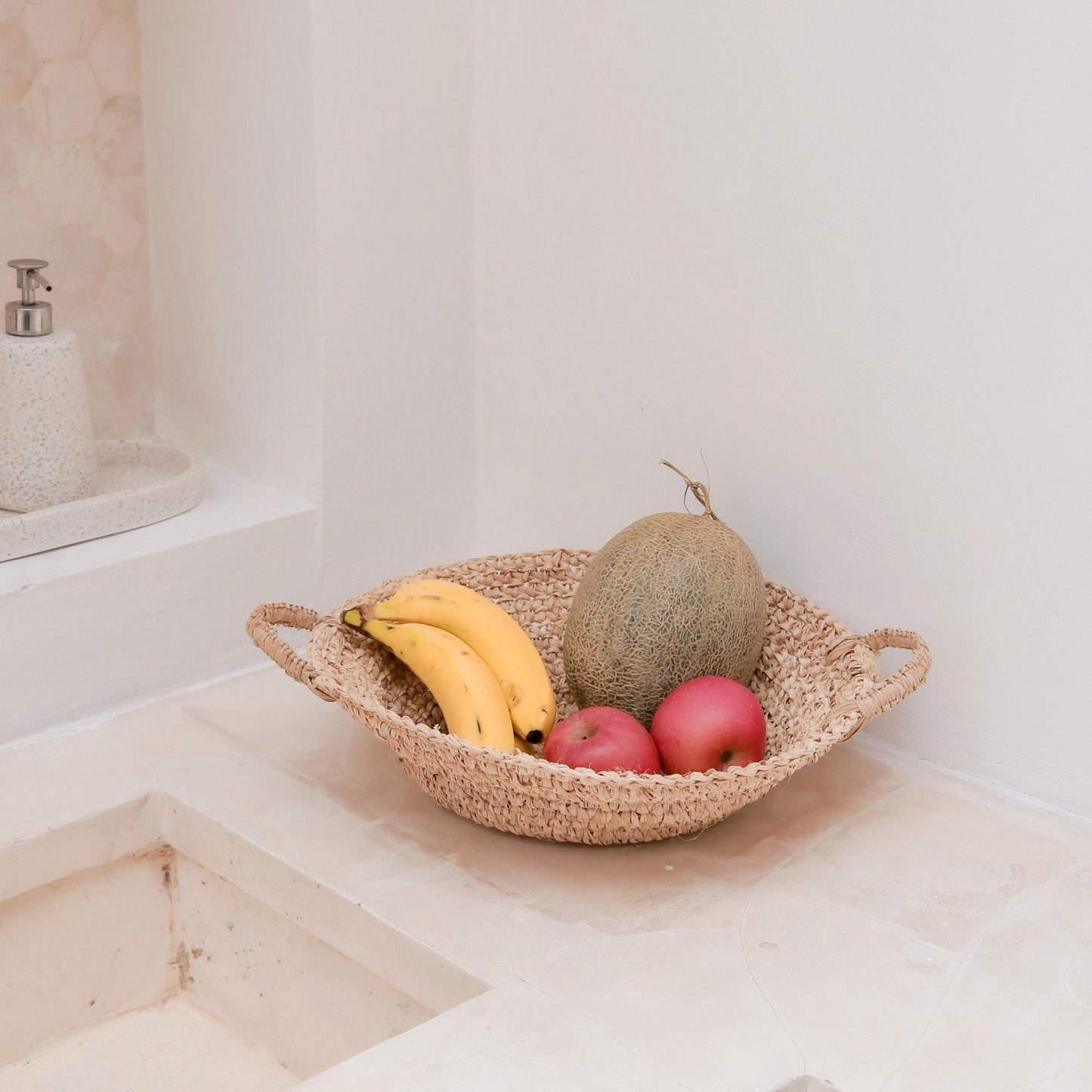 Cesto di frutta / cesto di rafia