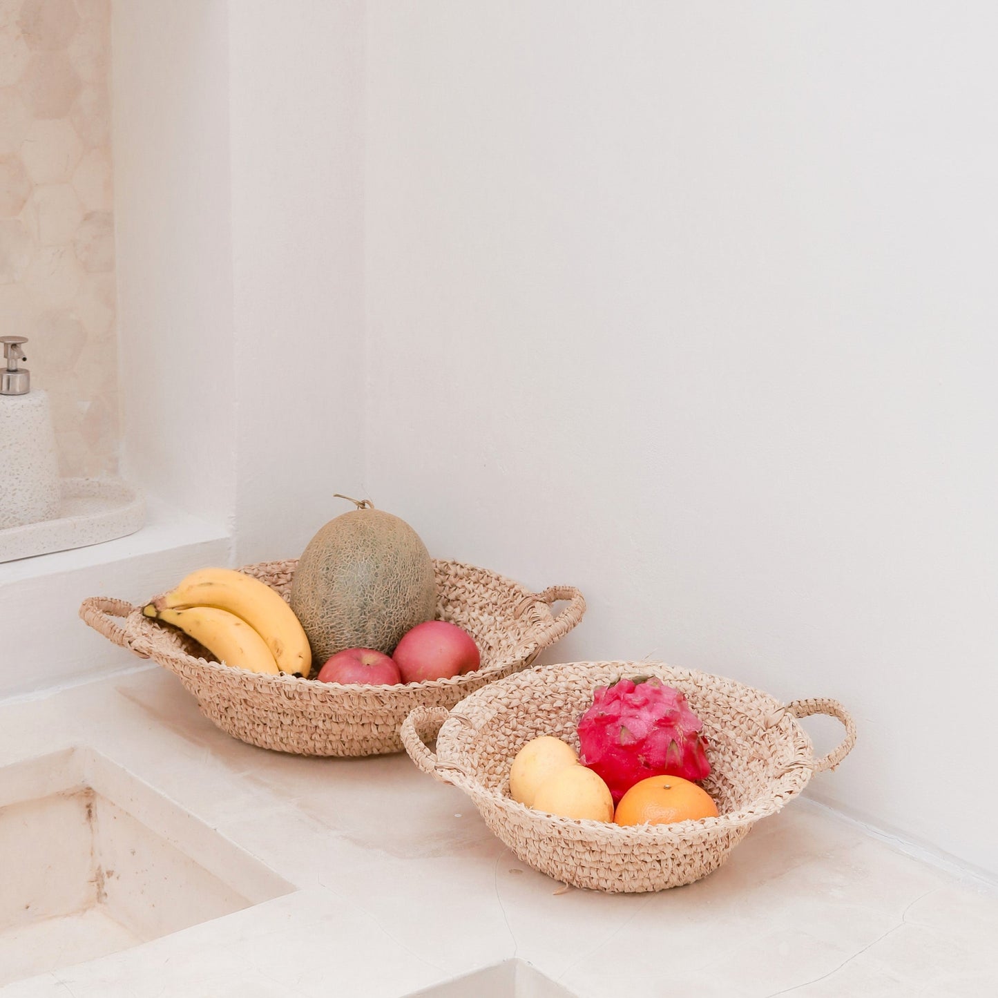 Cesto di frutta / cesto di rafia